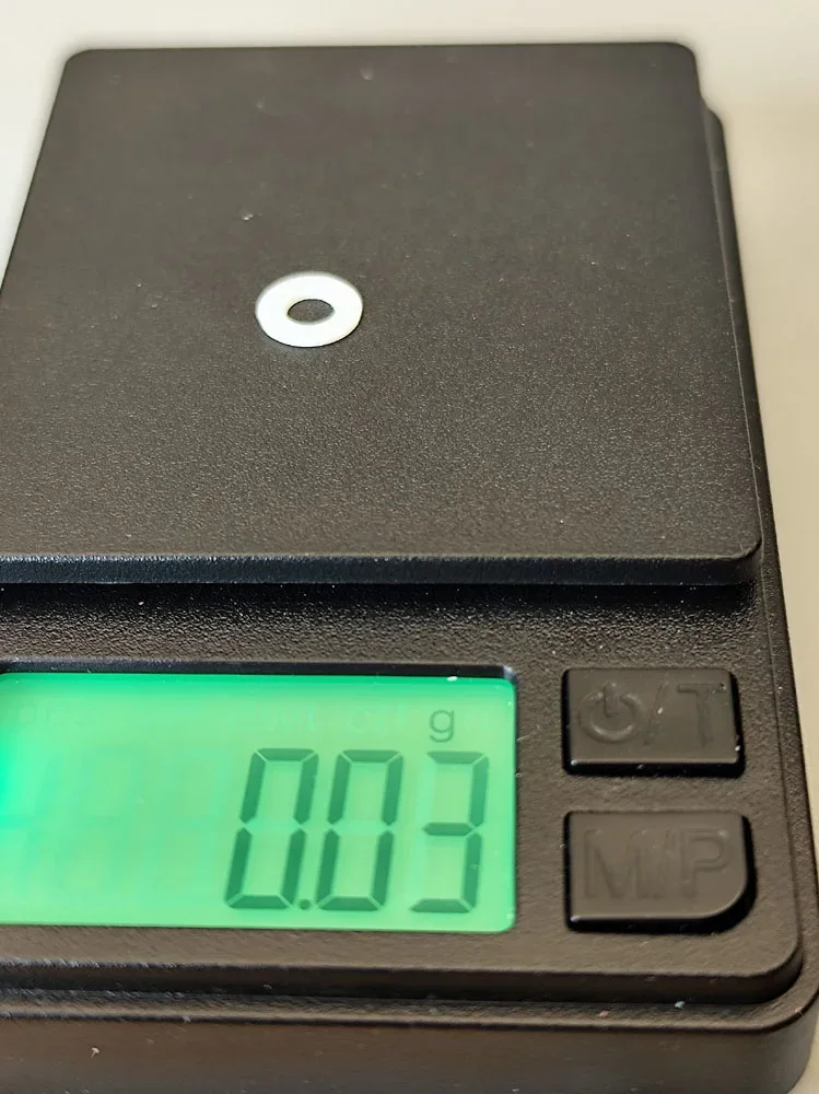 Achsdistanzen TEFLON (1) Distanzen Ø Innen 3,2 mm x 0,5 mm dick, f. 3 mm Slotcar Achsen und Wackler / T-Hülsen