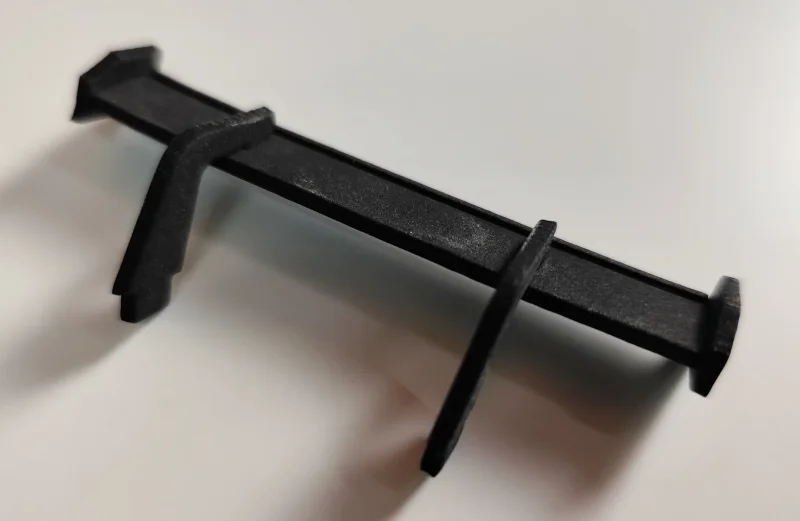 Flügelteil (1) versch. Breiten, unten hängender Spoiler (FLEX-FLÜGEL)