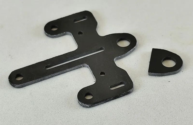 Frontdämpfer, Front-Achsträger, GFK schwarz, 1,5 mm dick., f. SLOT-GO-KART by SCT
