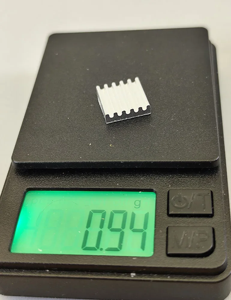 Klebe- Kühlkörper, flach, Alu, um Motorwärme ab zu führen, selbstklebend, ca. 12,2x12x3,2 mm