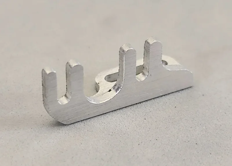 Motorhalter 13 D - Doppelschraube / Aluminium (CNC) für SCT DSC Chassis und SCT entwicklete Chassis