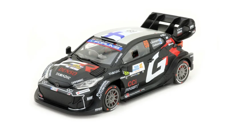 Slotcar 1:32 Analog AVANT Yaris Rally 1 No. 69 — Rennversion mit Kunststoff-Chassis