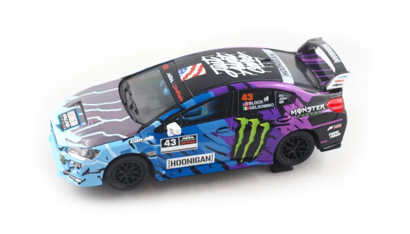 Slotcar 1:32 Analog POLICAR WRX No. 43 K. BLOCK — Kunststoff-Chassis