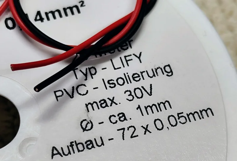 0,14 mm² Kabel, je 15 cm lang, rot und schwarz, sehr dünn und sehr leicht, für Beleuchtungskits und Motoranschluss.