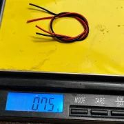 0,14 mm² Kabel, je 15 cm lang, rot und schwarz, sehr dünn und sehr leicht, für Beleuchtungskits und Motoranschluss.