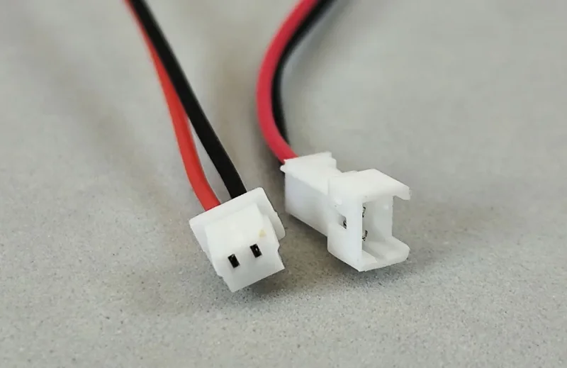 Stecker Kombi (1). Micro JST 1,25 / 2-polig, Kabel je 15cm lang, dünn für Beleuchtungskits