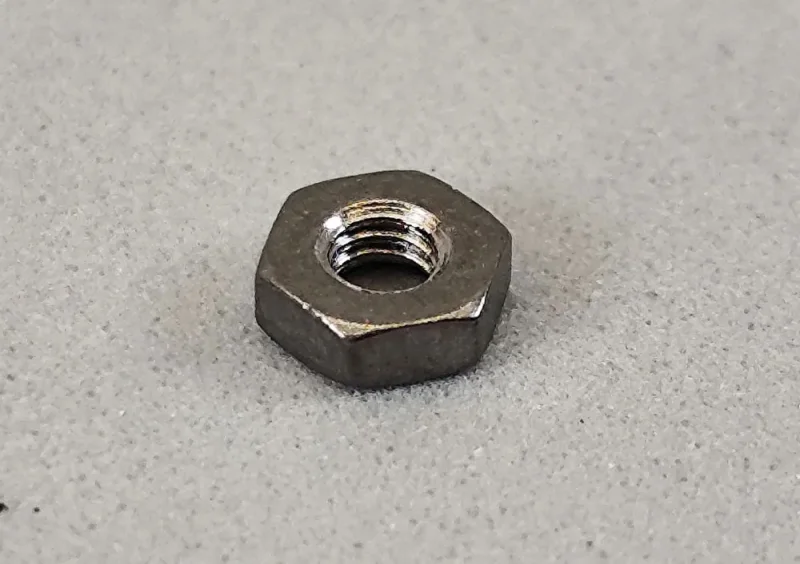 TITAN (GR2) - M2 Mutter (1) - SW 4, Höhe 1,4mm