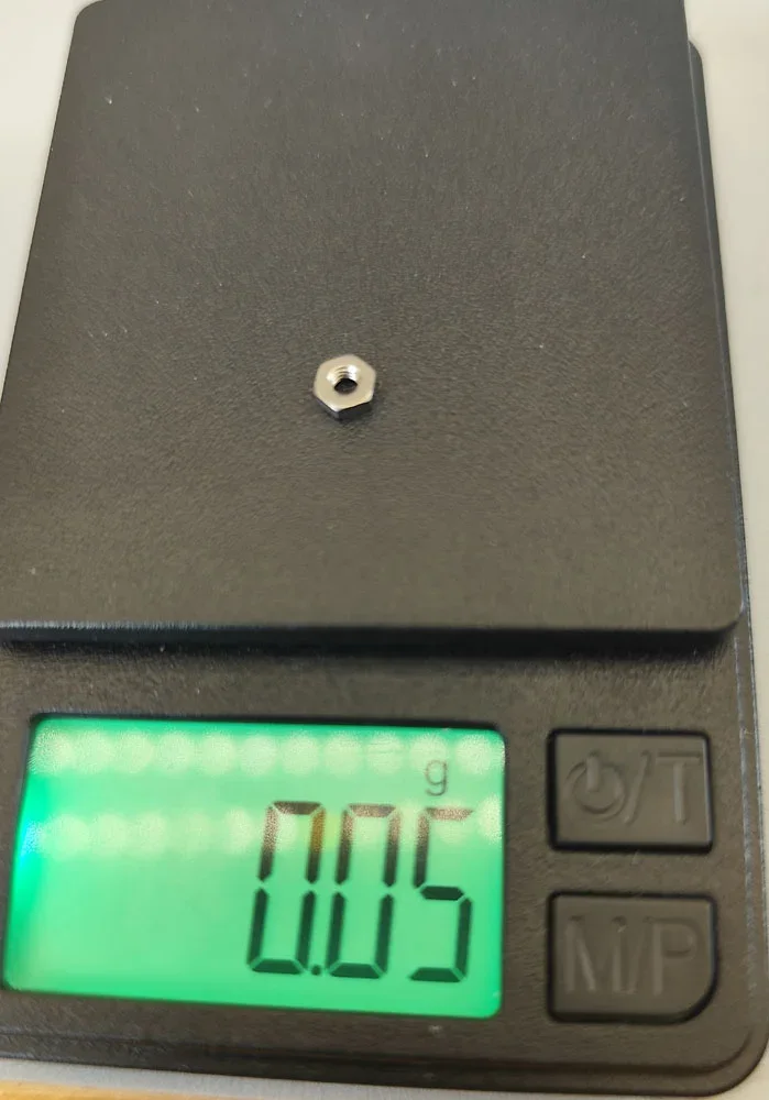 TITAN (GR2) - M2 Mutter (1) - SW 4, Höhe 1,4mm